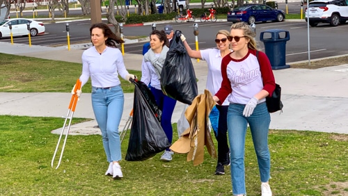 1060 Capital, LLC team members volunteering for community service